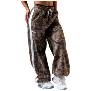Damskie spodnie dresowe Nebbia Oversized sweatpants Power jasnobrązowy LIGHT BROWN CAMO