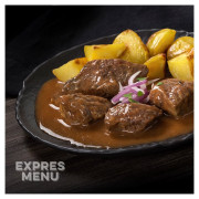 Gotowe jedzenie Expres menu KM Gulasz wołowy z pieczonymi ziemniakami