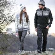 Dzianinowa czapka z merynosów Kama A117