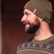 Dzianinowa czapka z merynosów Kama A02