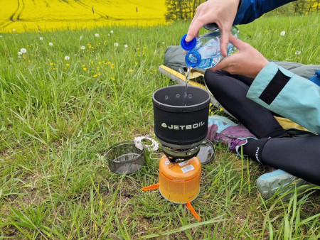 TEST: Jetboil MiniMo® – kompaktowa kuchenka turystyczna, która potrafi więcej niż tylko ugotować wodę