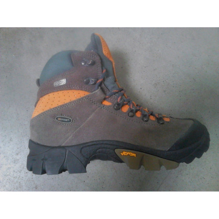Buty Kefas Suhart
