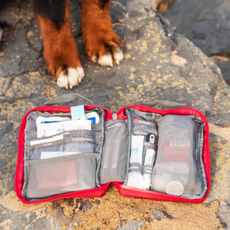 Apteczka dla psa Mountain Paws Ultimate Dog First Aid Kit
