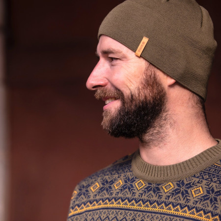 Dzianinowa czapka z merynosów Kama A02