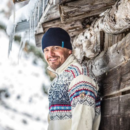 Dzianinowa czapka z merynosów Kama AW62