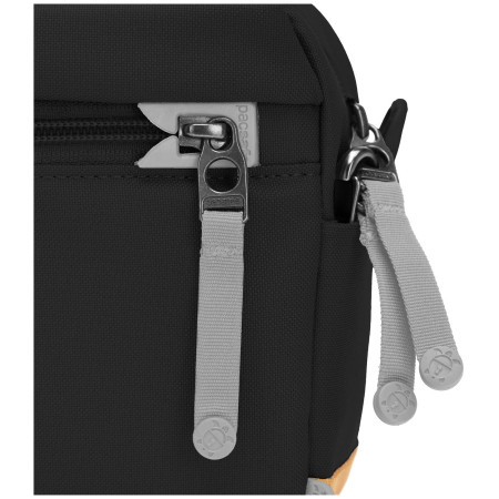 Torba naramienna Pacsafe Go Crossbody