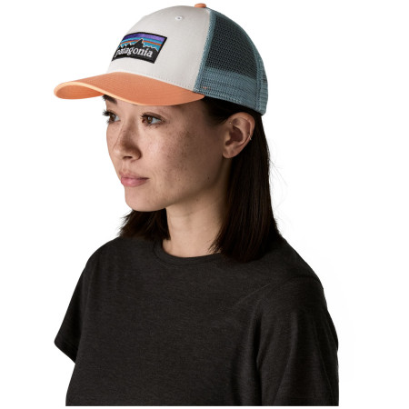 Bejsbolówka Patagonia P-6 Logo LoPro Trucker Hat