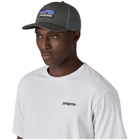 Bejsbolówka Patagonia P-6 Logo Trucker Hat