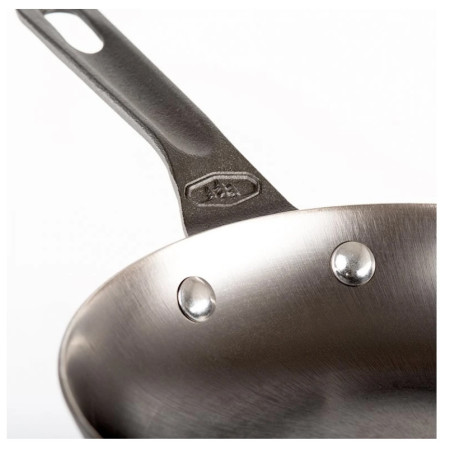 Patelnia żeliwna GSI Outdoors Guidecast Frying Pan 254 mm