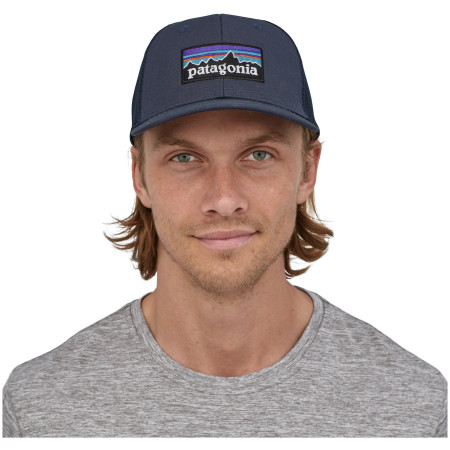 Bejsbolówka Patagonia P-6 Logo Trucker Hat